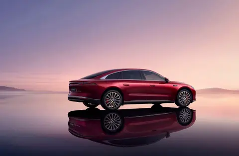 风云再起 C级旗舰风云A9L光辉四驱版上市 置换抢购价17.19万元起