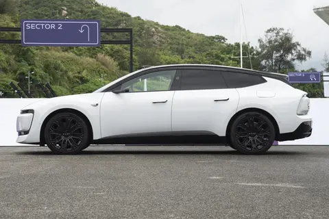 春暖花开，开上奥迪E5 Sportback 2026款先锋quattro型去出游